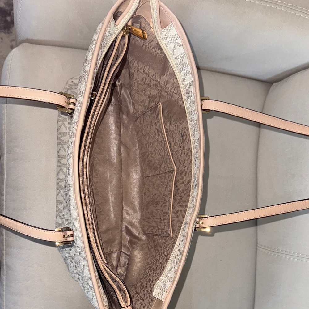 Michael Kors Cream Monogram Travel Tote Bag Purse - Picture 8 of 8